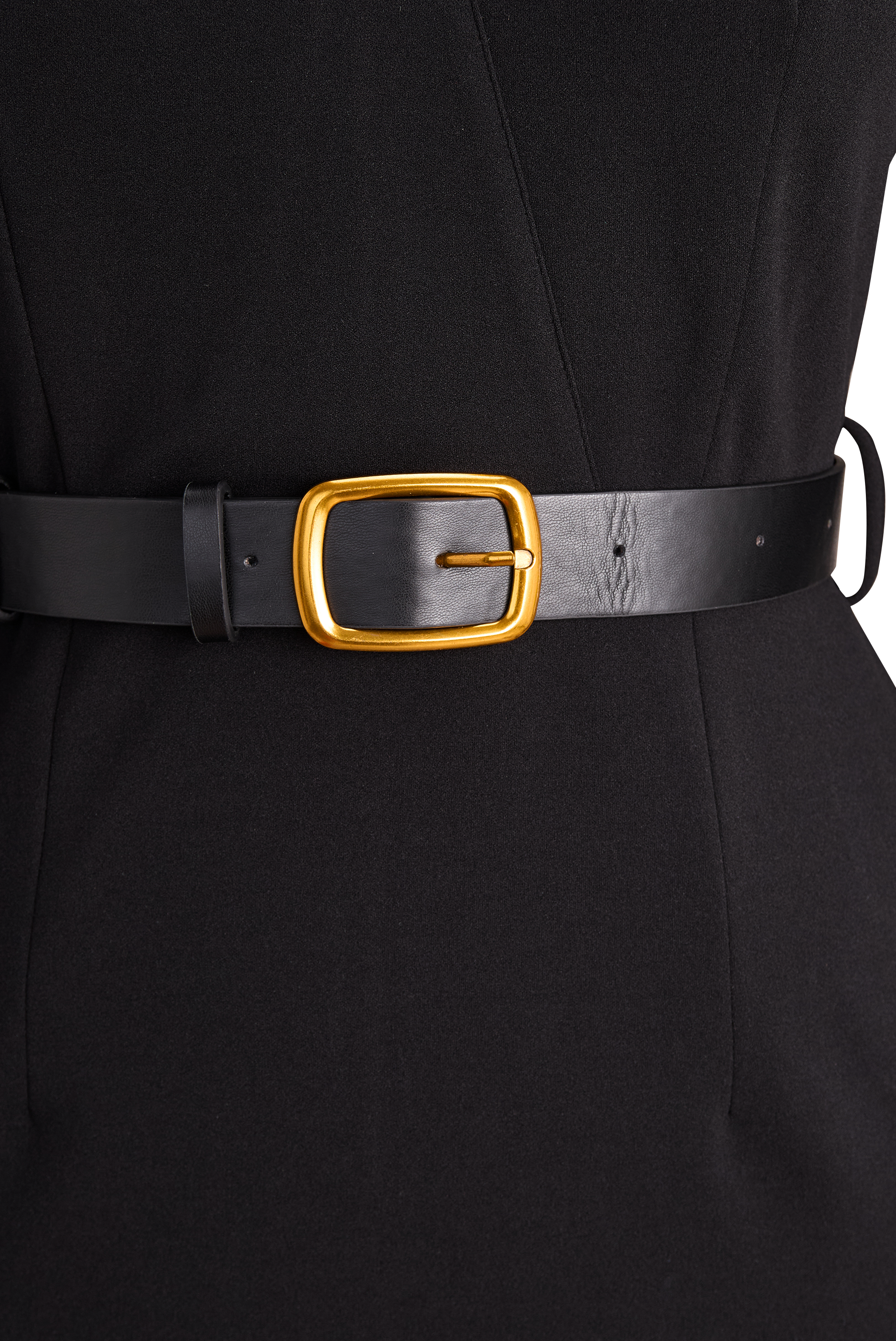 Robe fourreau noire raffinée, ceinturée et à col mandarin