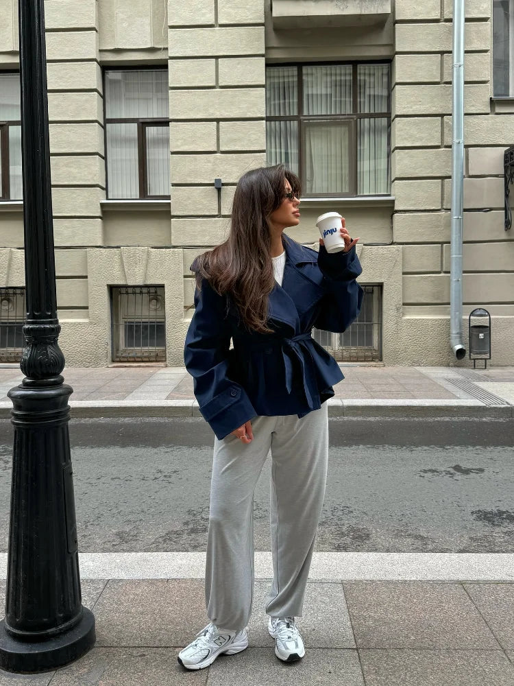 Trench-coat court à ceinture pour femme